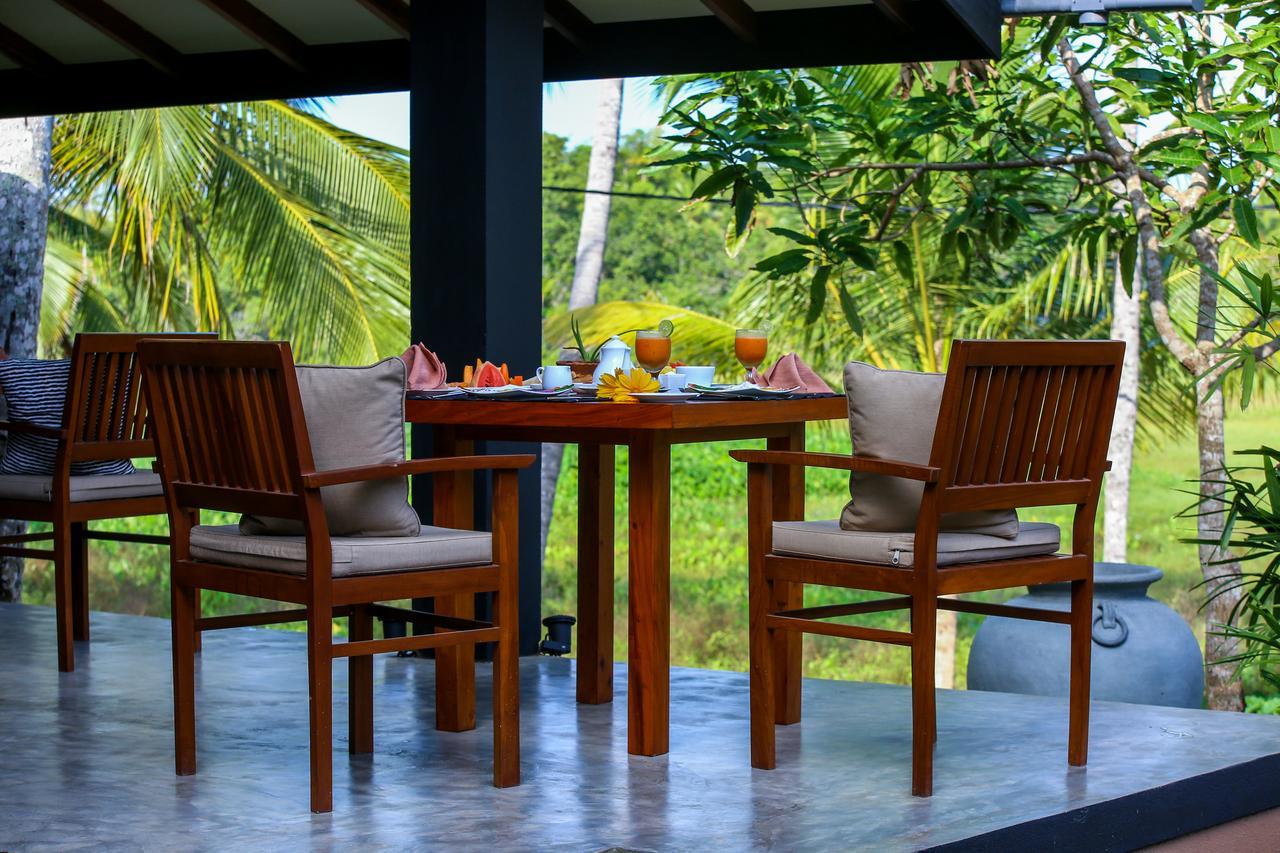 Nisala Villas ヒッカドゥワ エクステリア 写真