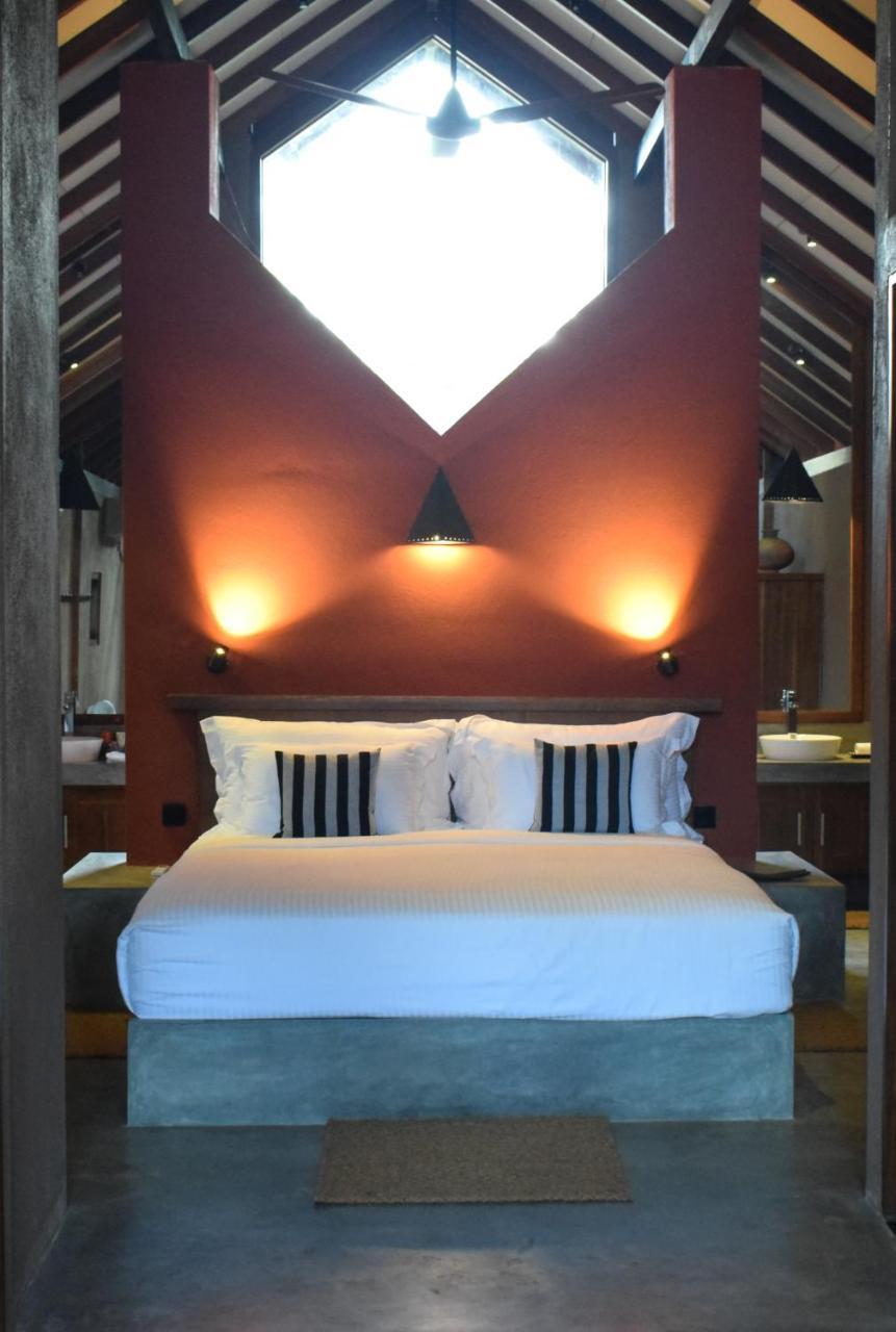 Nisala Villas ヒッカドゥワ エクステリア 写真