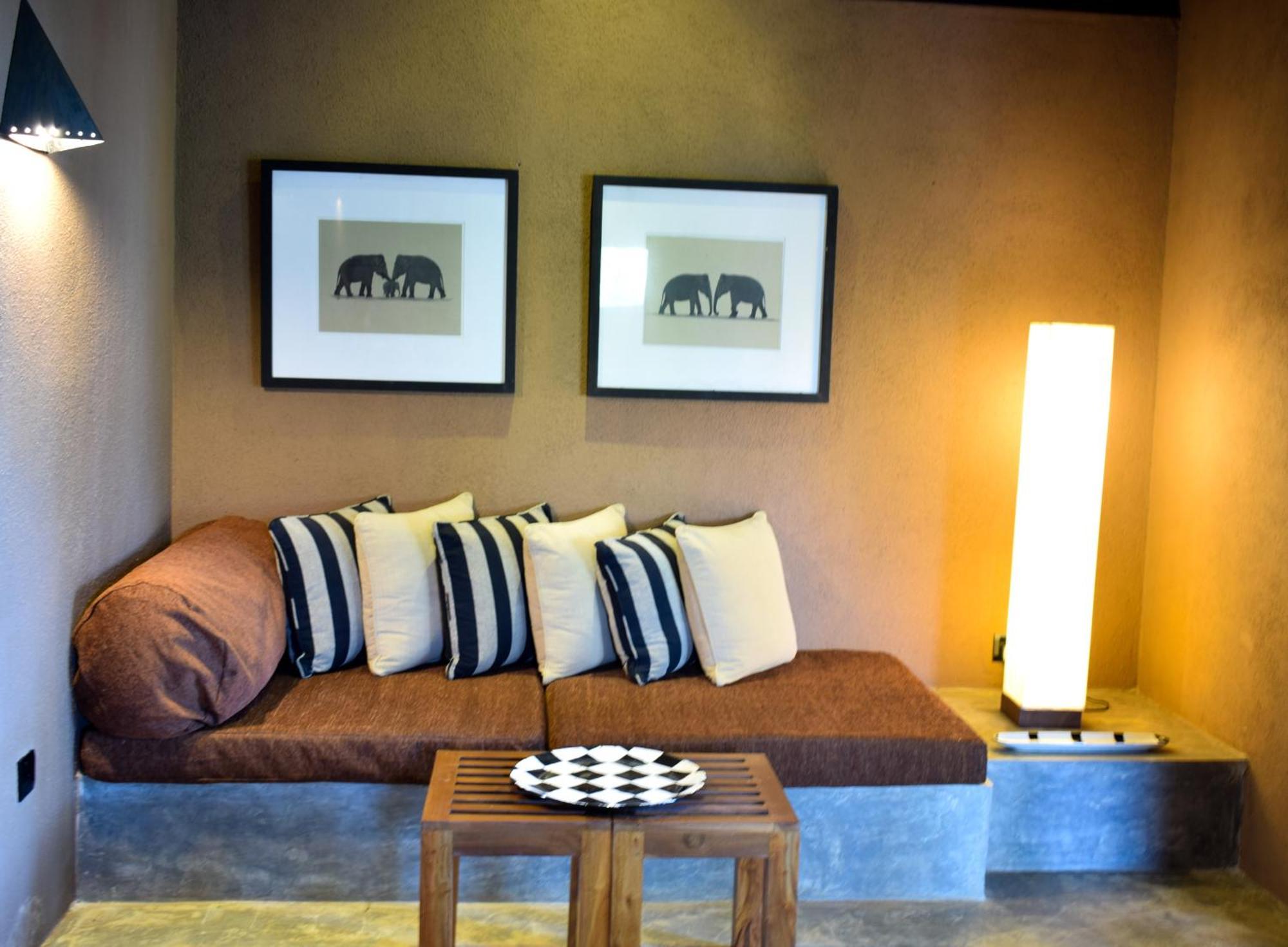 Nisala Villas ヒッカドゥワ エクステリア 写真